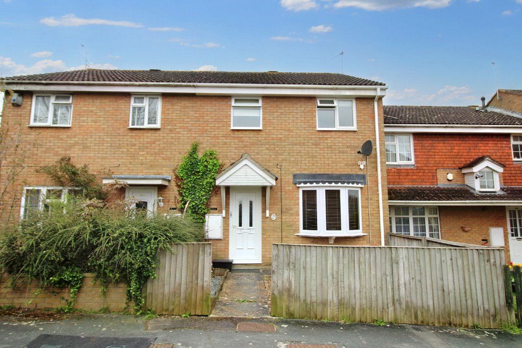 3 bed terraced house for sale in Crawford Close, Freshbrook, Swindon