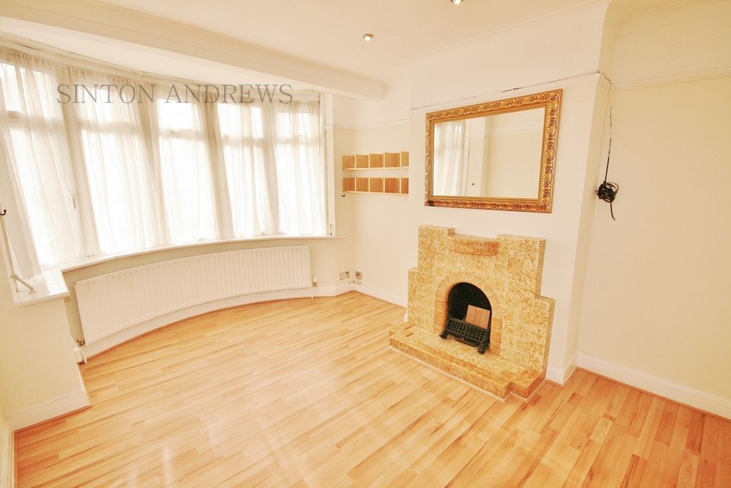 3 bed terraced house to rent in Medway Drive, Perivale UB6, £2,200 pcm