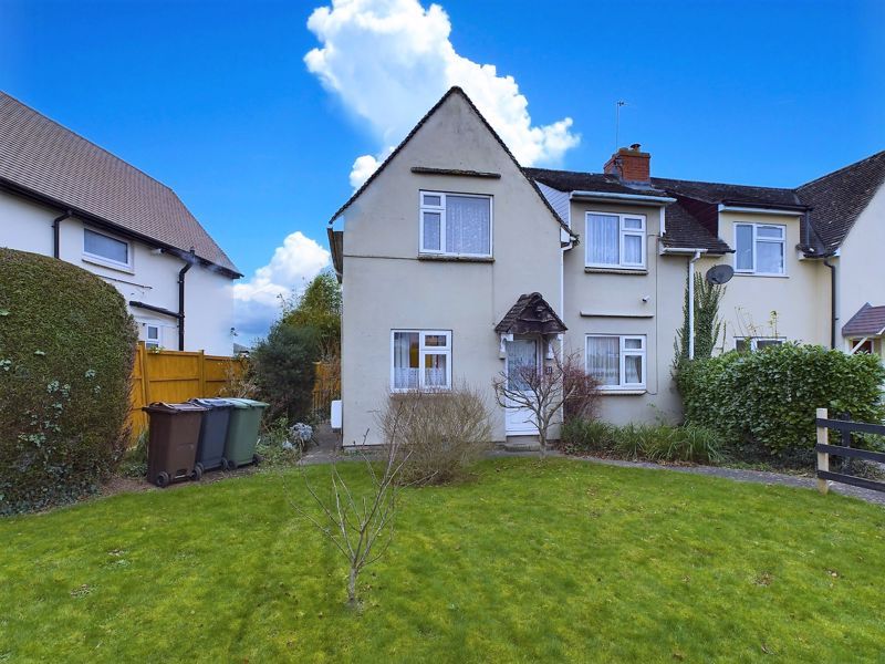 3 bed property for sale in St. Avenue, Kings Stanley