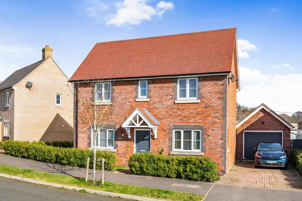 3 bed detached house for sale in Chesterton, Oxfordshire OX26, £450,000