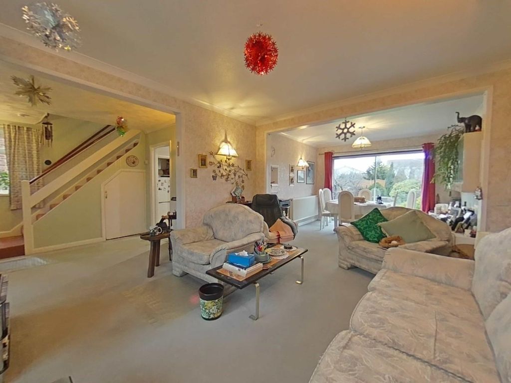 3 bed semidetached house for sale in St. Leonards Road, Windsor SL4, £