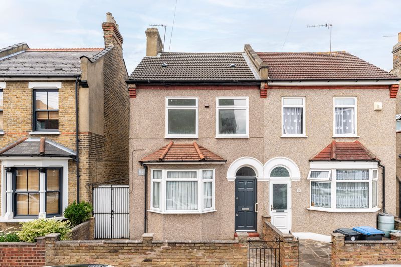 3 bed semidetached house for sale in Chesterfield Road, Enfield EN3