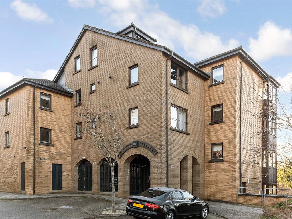 2 bed flat for sale in Glen Lednock Drive, Cumbernauld, Glasgow G68, £