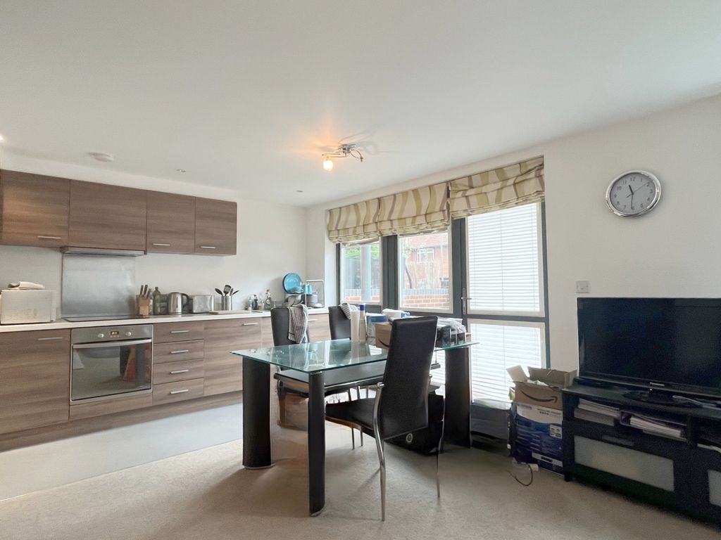 1 bed flat to rent in Middleton Road, Carshalton SM5, £1,450 pcm Zoopla