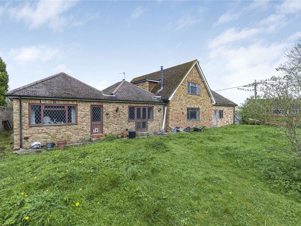 4 bed chalet for sale in Henton, Chinnor OX39, £800,000 Zoopla