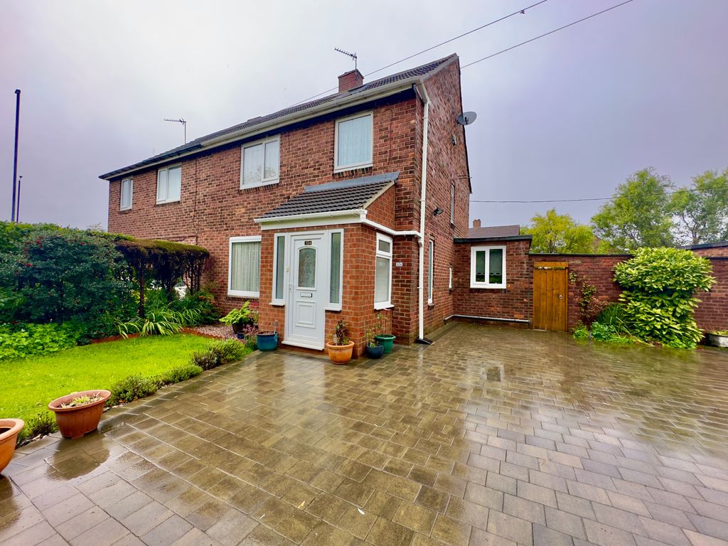 3 bed semidetached house for sale in Skelder Avenue, Longbenton NE12