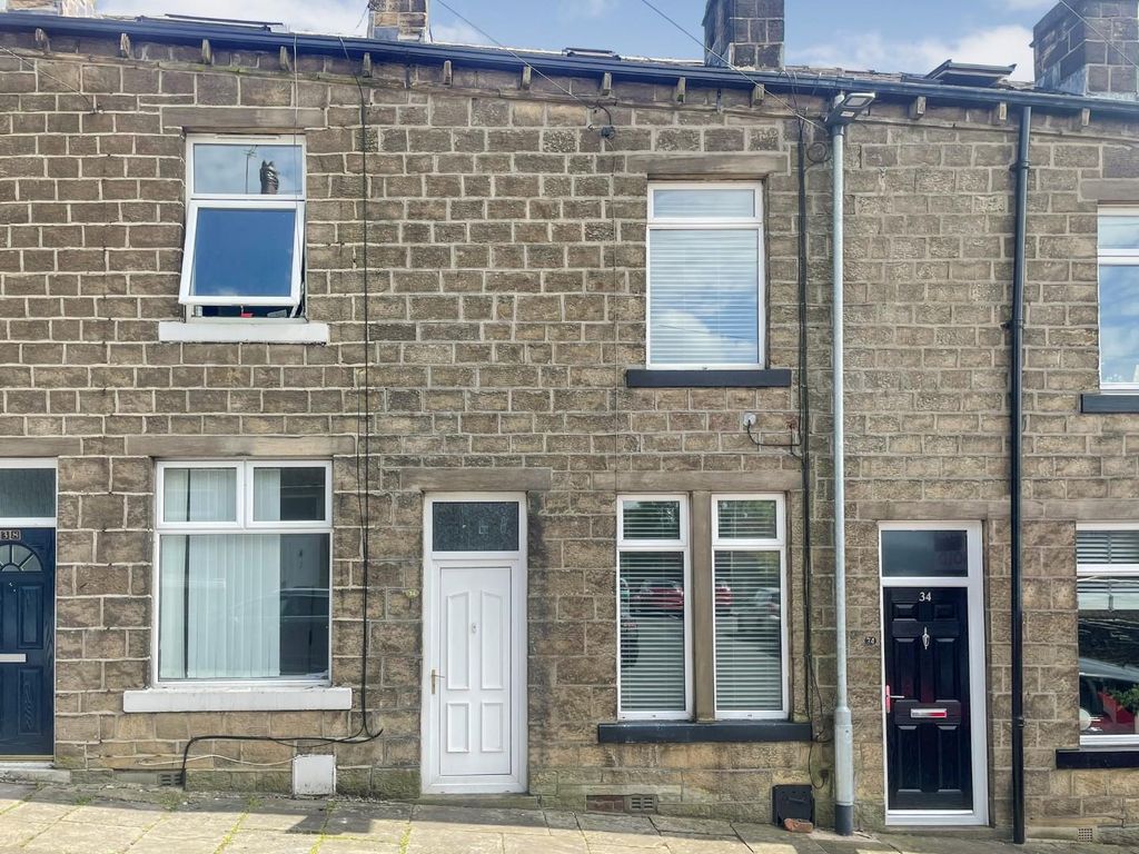 4 bed terraced house for sale in Norman Street, Bingley BD16, £185,000