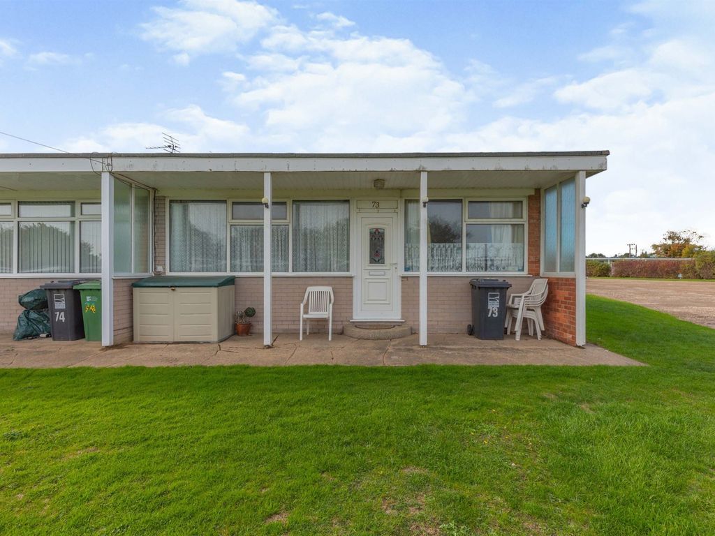 2 bed terraced bungalow for sale in Links Road, Mundesley, Norwich NR11