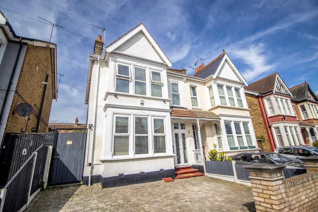 4 bed semidetached house for sale in York Road, SouthendOnSea SS1, £