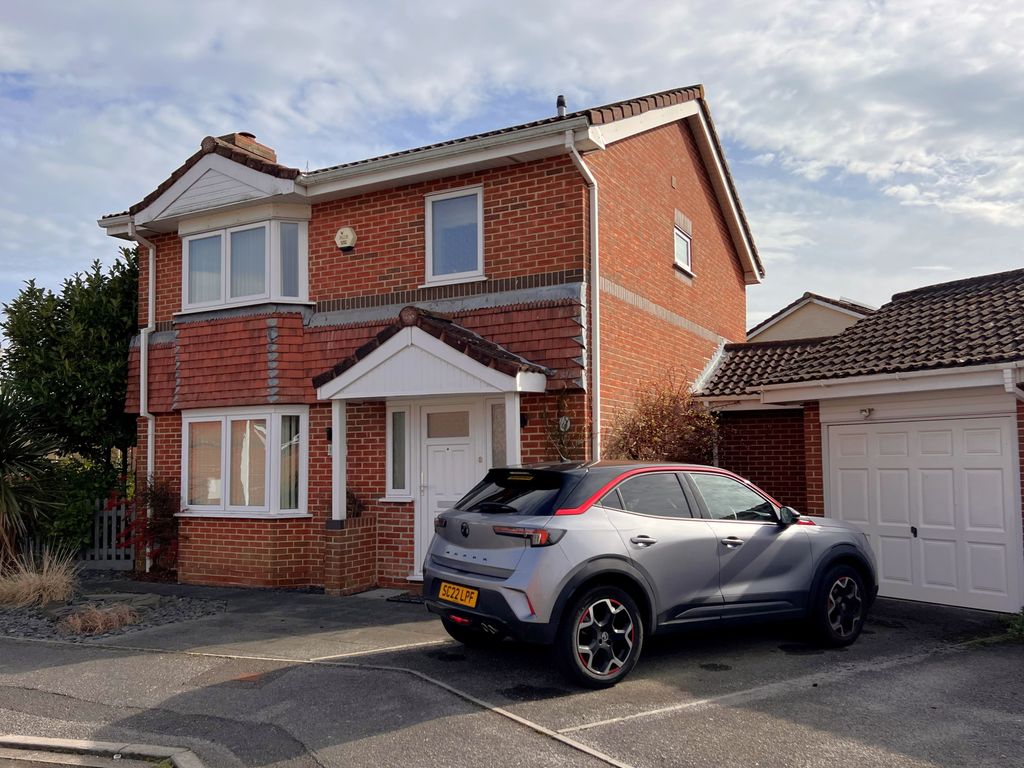 3 bed detached house for sale in Dandelion Close, Carisbrooke Green