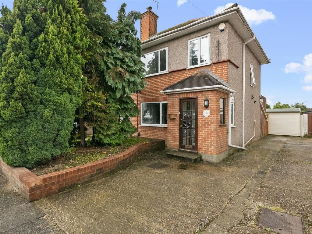 3 bed semidetached house for sale in Lansbury Drive, Hayes UB4, £