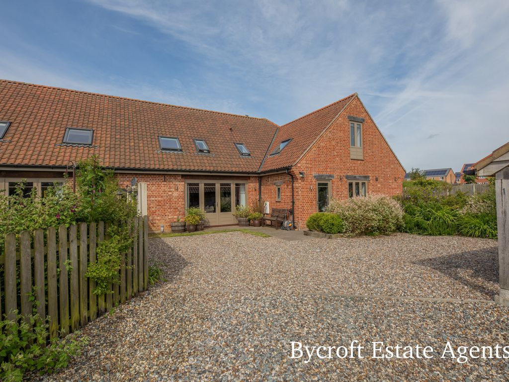 5 bed barn conversion for sale in Hemsby Road, Martham, Great Yarmouth