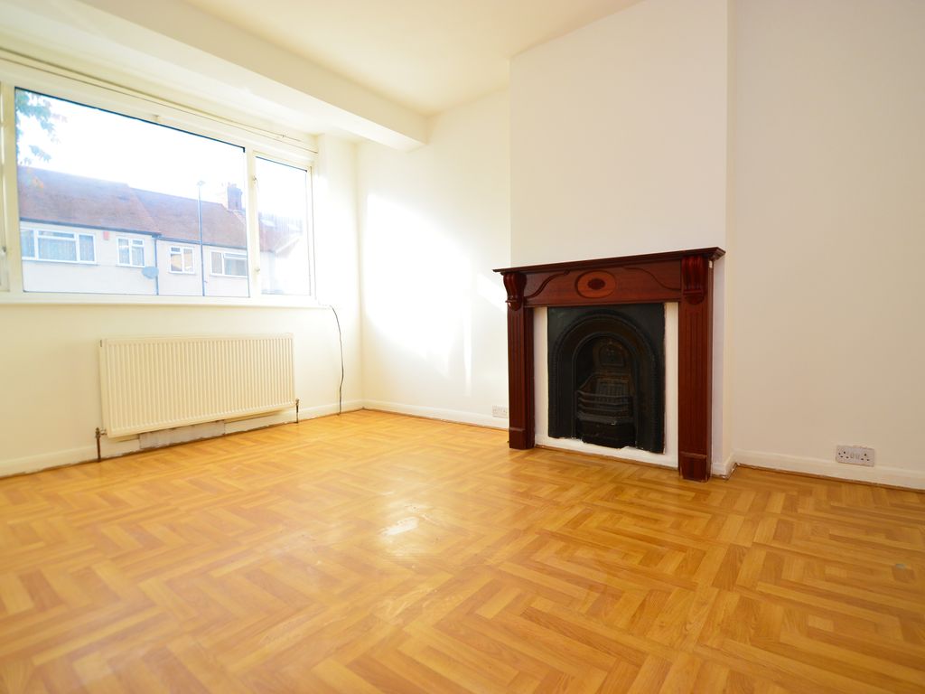 3 bed terraced house to rent in Ockley Road, Croydon CR0, £1,900 pcm