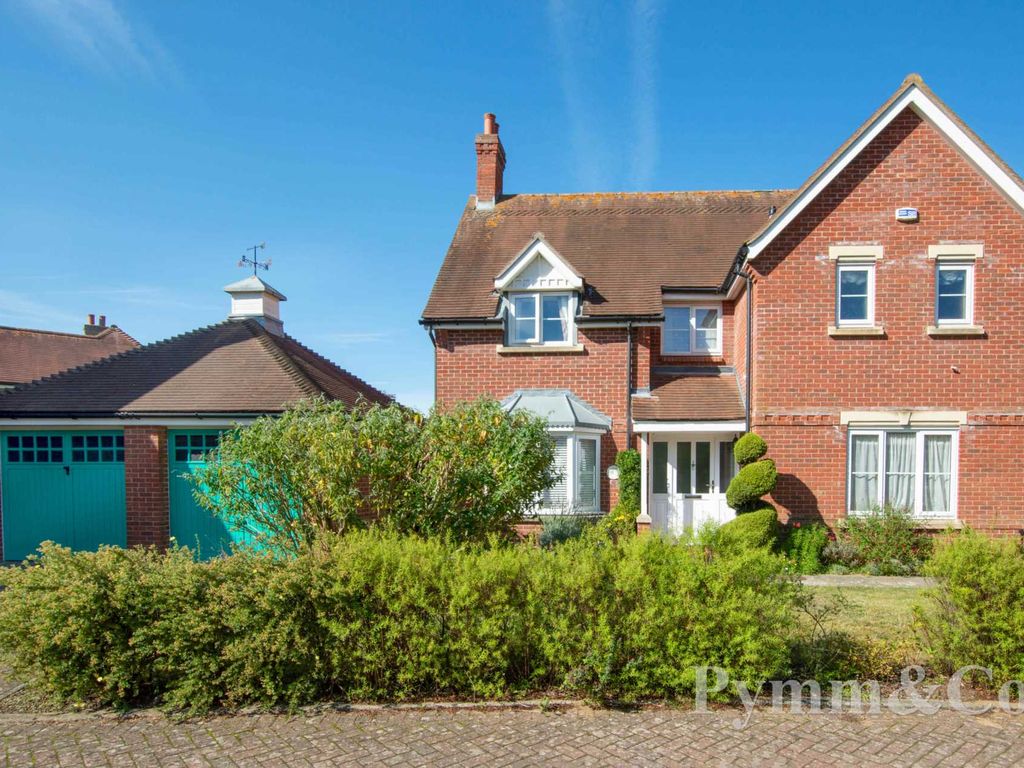 4 bed detached house for sale in Stan Petersen Close, Norwich NR1, £