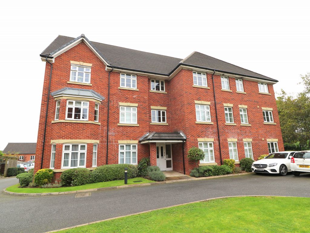 2 bed flat to rent in Gadbury Fold, Atherton, Manchester M46, £725 pcm