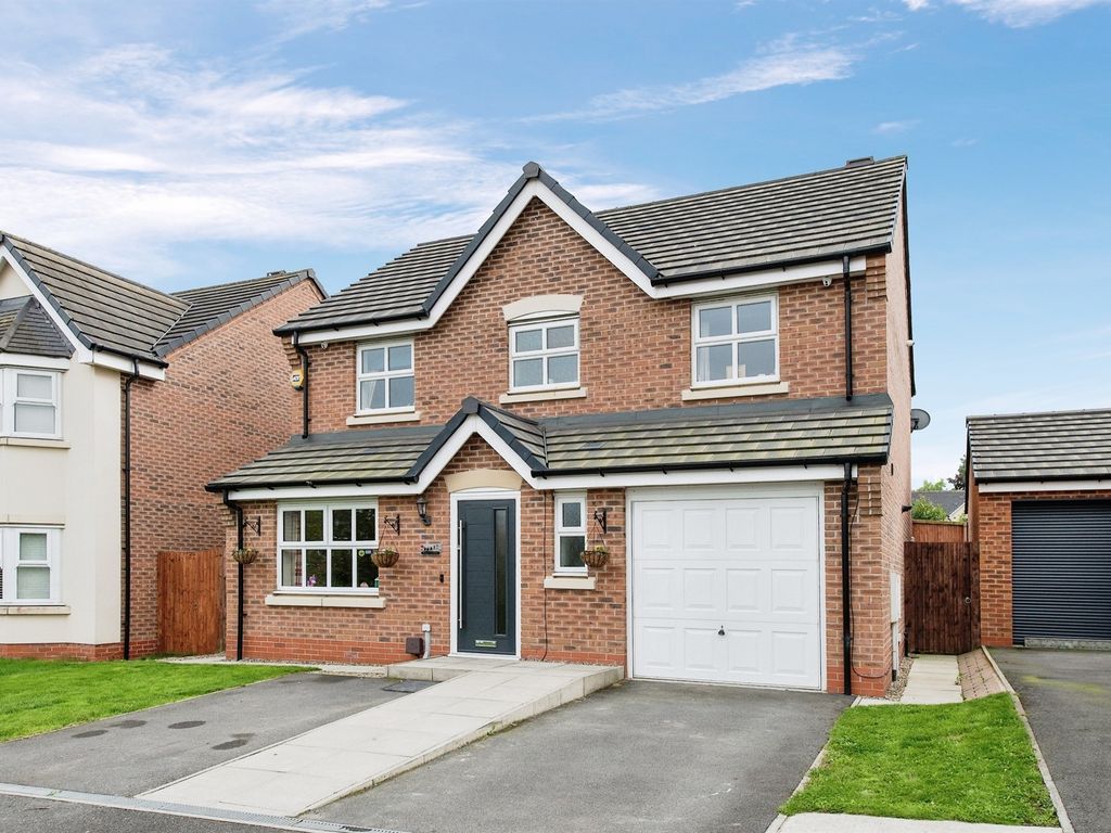 4 bed detached house for sale in Mapplewell Road, Castleford WF10, £