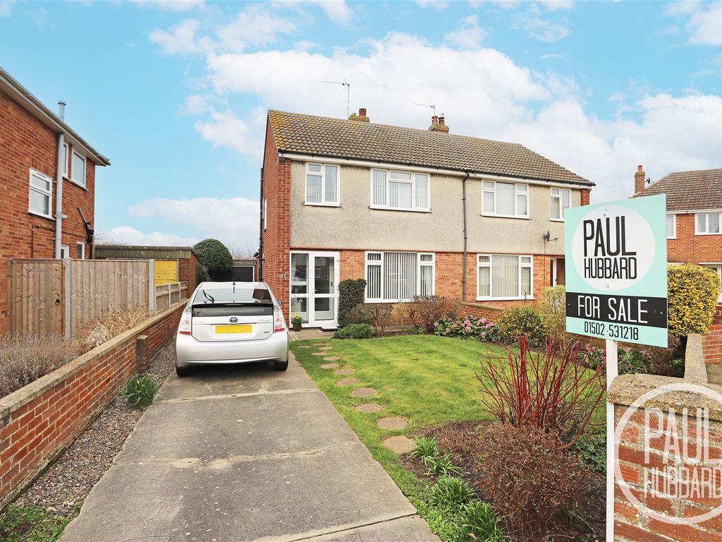 3 bed semidetached house for sale in Hillcrest Gardens, Lowestoft NR32