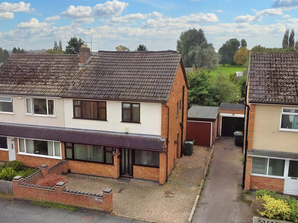 3 bed semidetached house for sale in Woodgon Road, Anstey