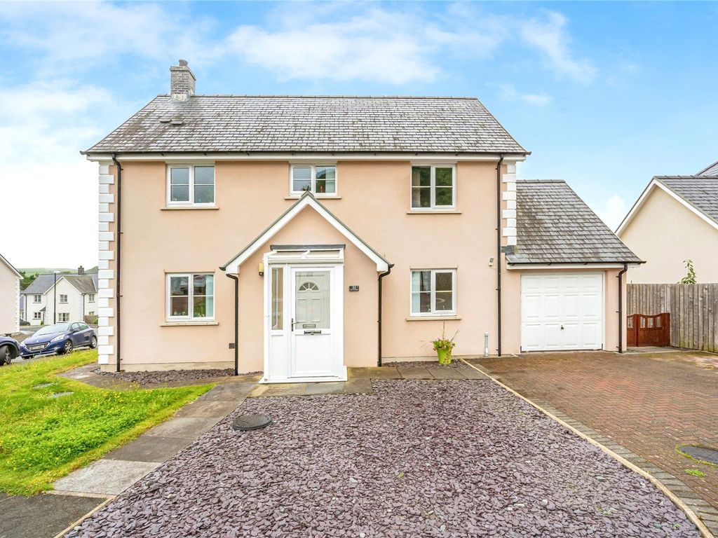 3 bed detached house for sale in Clos Crugiau, Rhydyfelin, Aberystwyth