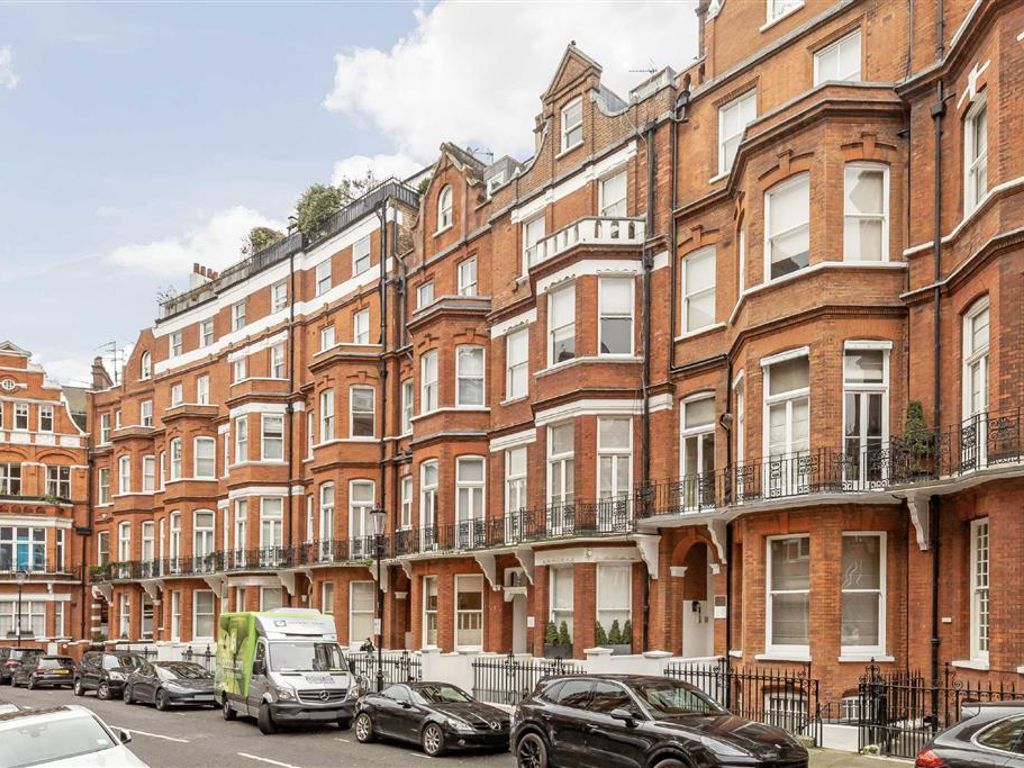 Studio to rent in Egerton Gardens, London SW3, £1,950 pcm Zoopla