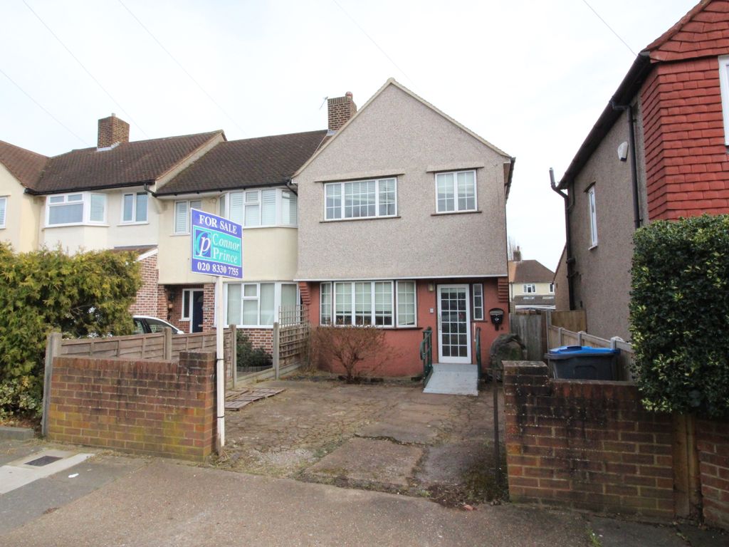 3 bed end terrace house for sale in Pembury Avenue, Worcester Park KT4