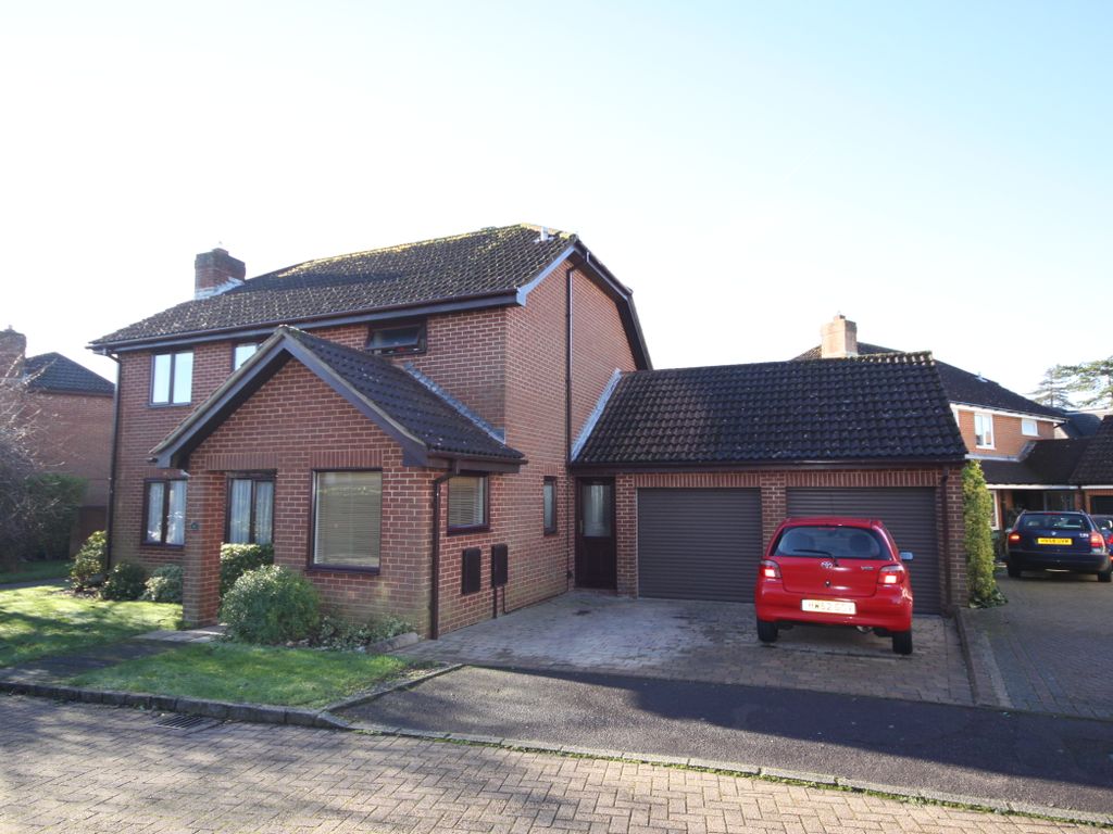 4 bed detached house to rent in Pershore Close, Locks Heath, Southampton SO31 Zoopla