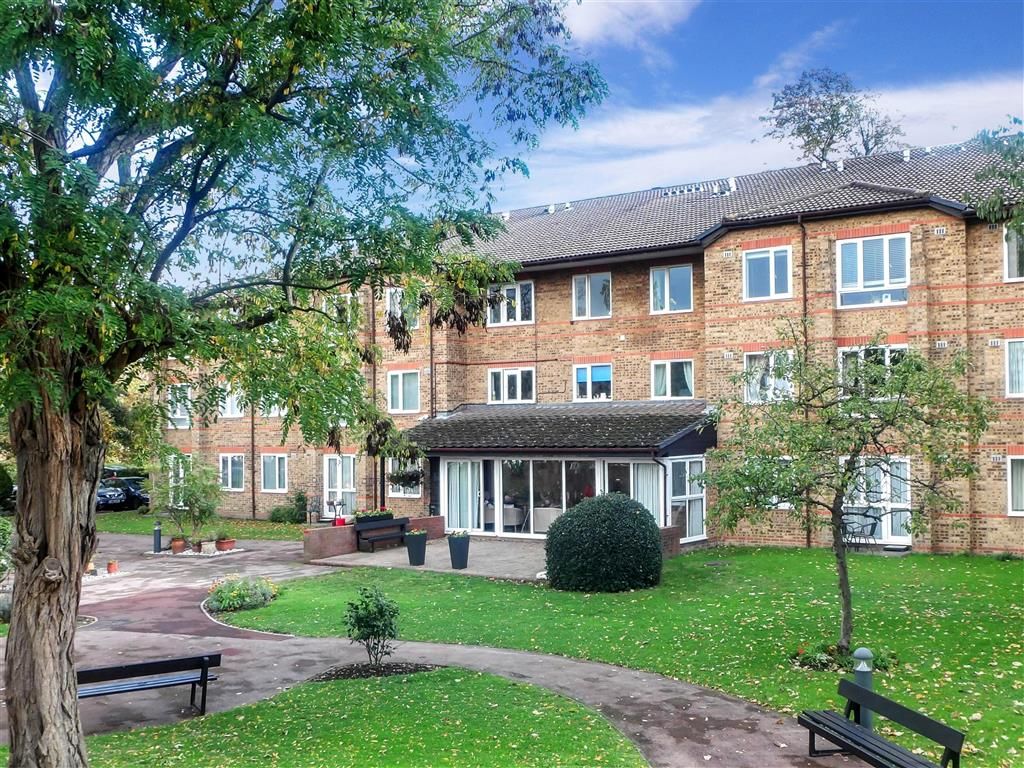 Cambridge Road, London E11  