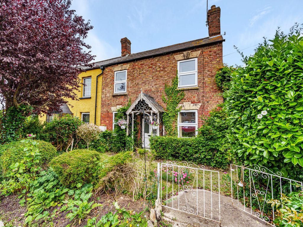 3 bed semidetached house for sale in Alkerton, Eastington, Stonehouse