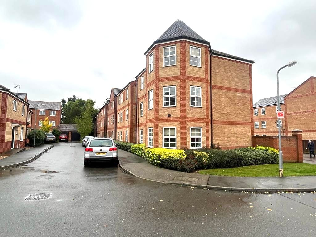 2 bed flat for sale in Newport Pagnell Road, Wootton, Northampton NN4