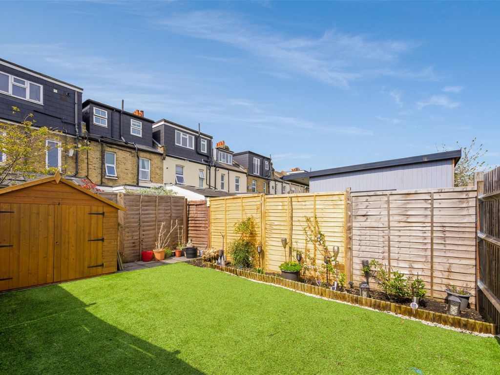 2 bed flat for sale in Dupont Road, London SW20 Zoopla