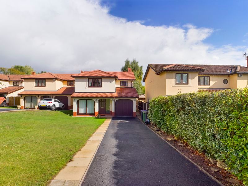 4 bed detached house for sale in Mimosa Close, Great Hay, Telford