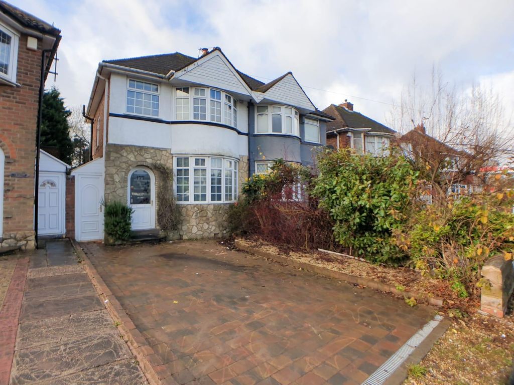 3 bed semidetached house to rent in Barnes Hill, Quinton, Birmingham