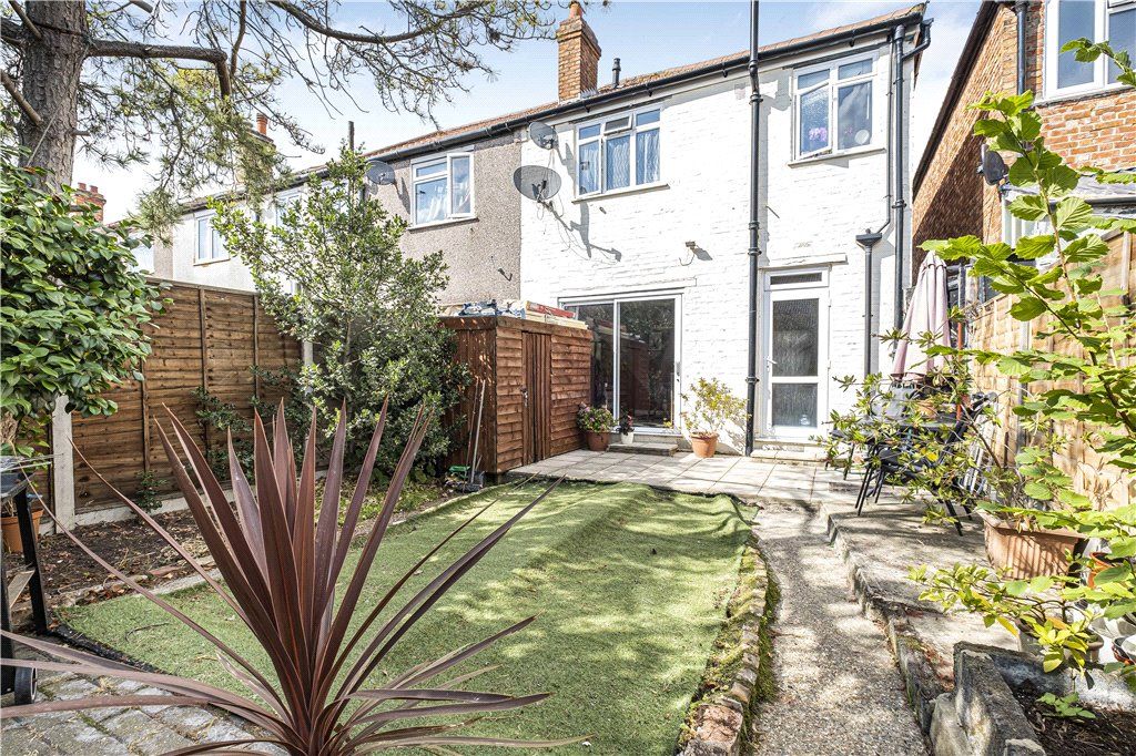 3 bed end terrace house for sale in Hassocks Road, London SW16 Zoopla