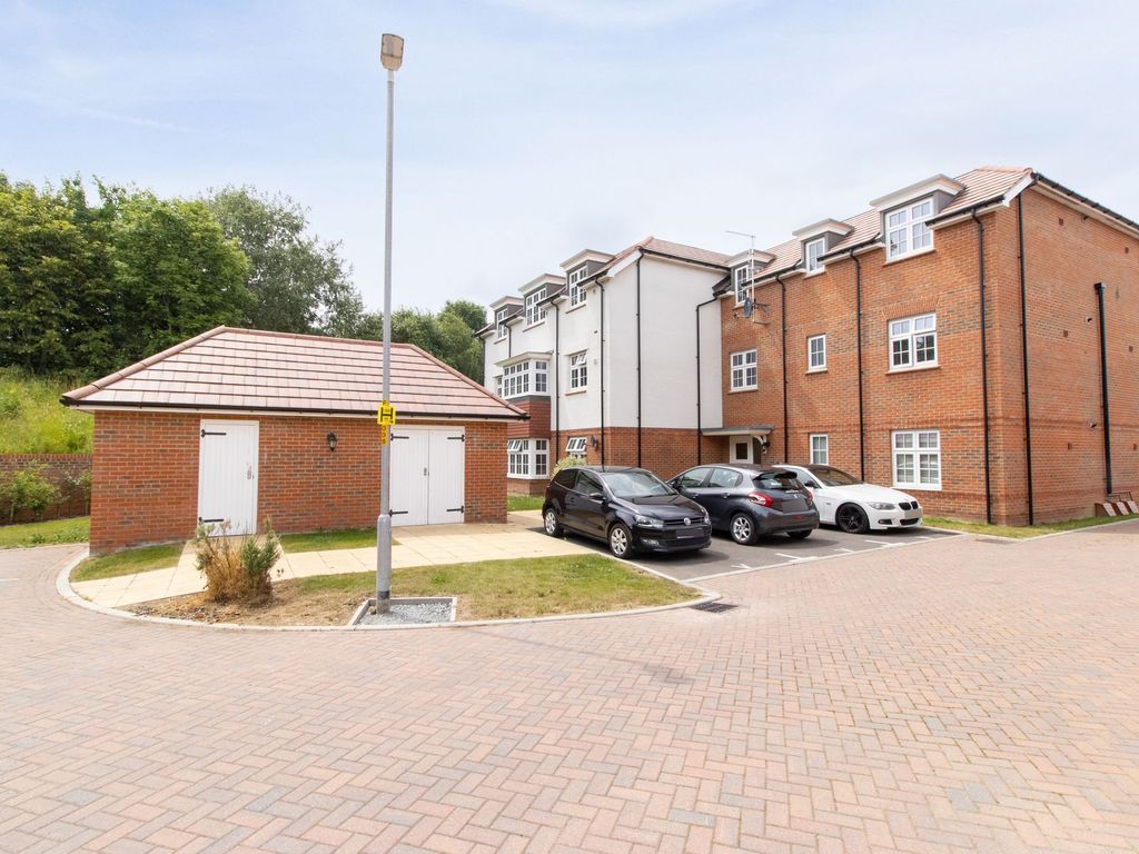 2 bed flat for sale in Sidney Grove, Herne Bay CT6 Zoopla