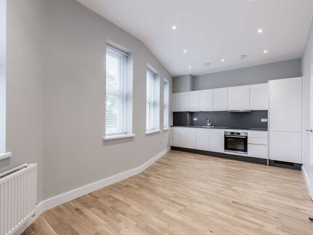 1 bed flat to rent in Baker Street, Enfield EN1, £1,450 pcm Zoopla