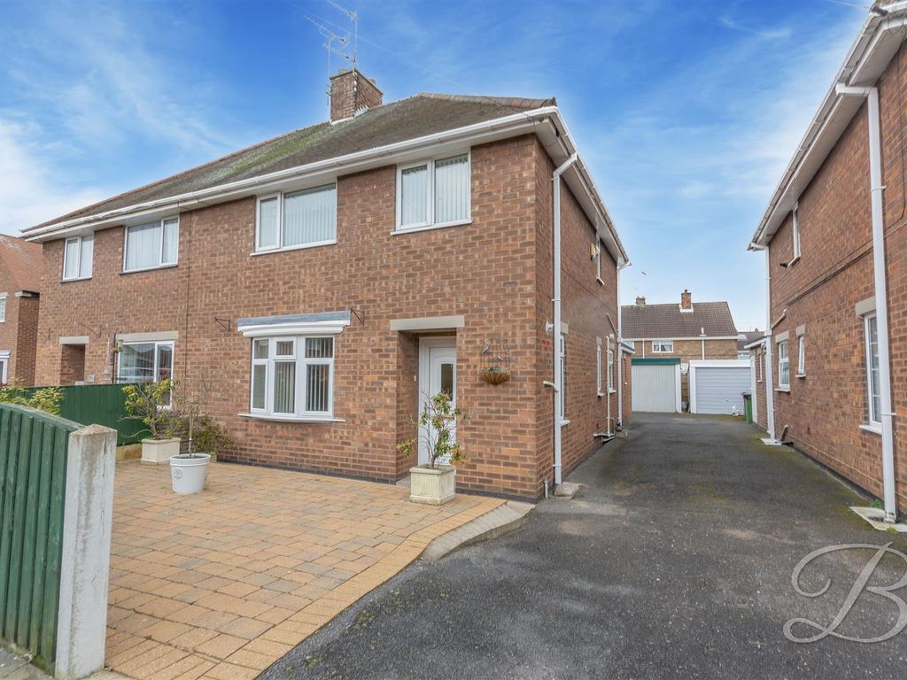 3 bed semidetached house for sale in Robin Hood Avenue, Warsop