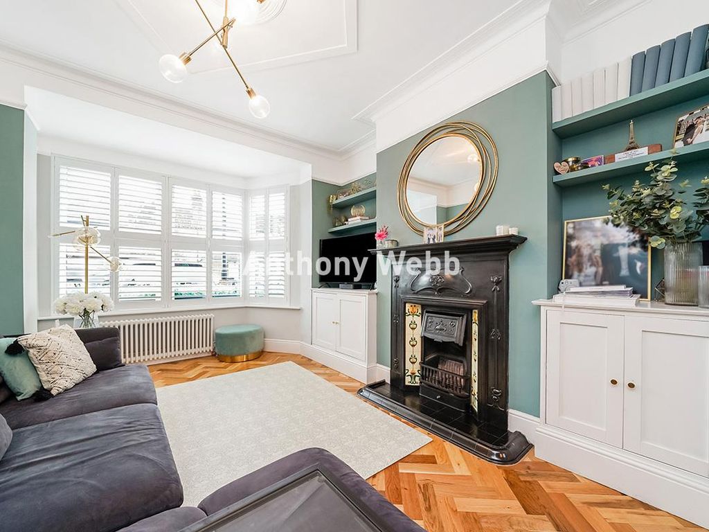 2 bed terraced house for sale in Barrowell Green, Winchmore Hill N21, £