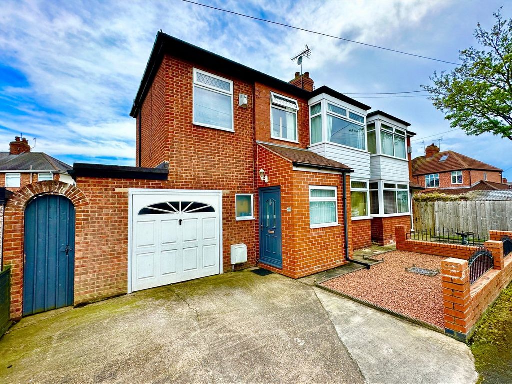 4 bed semidetached house for sale in Faversham Avenue, Hull HU4 Zoopla