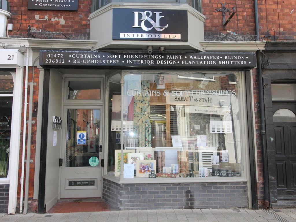 Commercial property to let in Sea View Street, Cleethorpes, N.E. Lincs