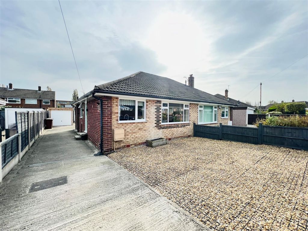 2 bed semidetached bungalow for sale in Thornes Moor Drive, Wakefield