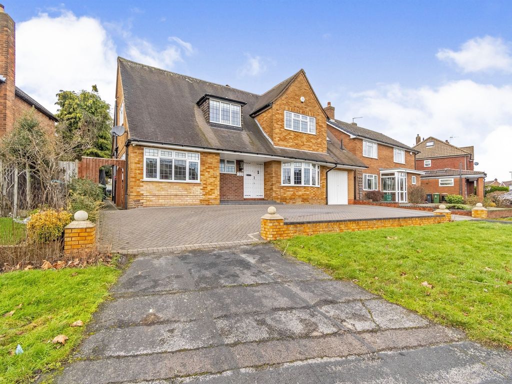 4 bed detached house for sale in Cornwall Road, Walsall WS5 Zoopla