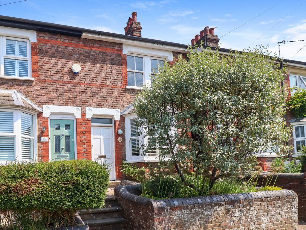 2 bed end terrace house for sale in Brockhurst Road, Chesham