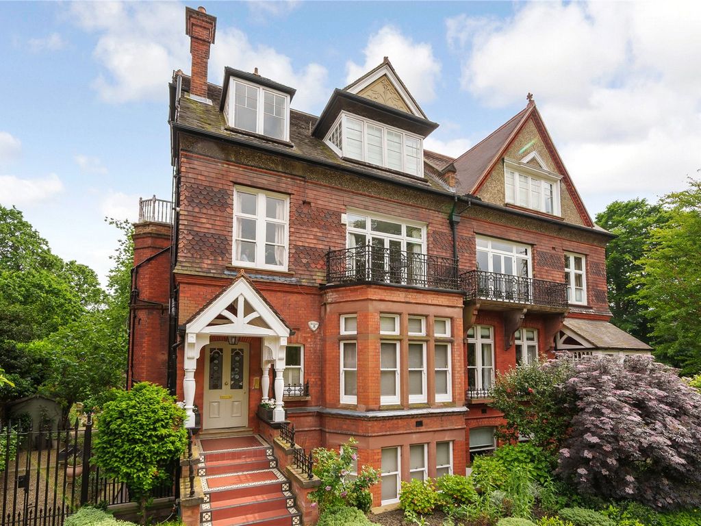 2 bed flat for sale in Gainsborough Gardens, London NW3, £1,950,000