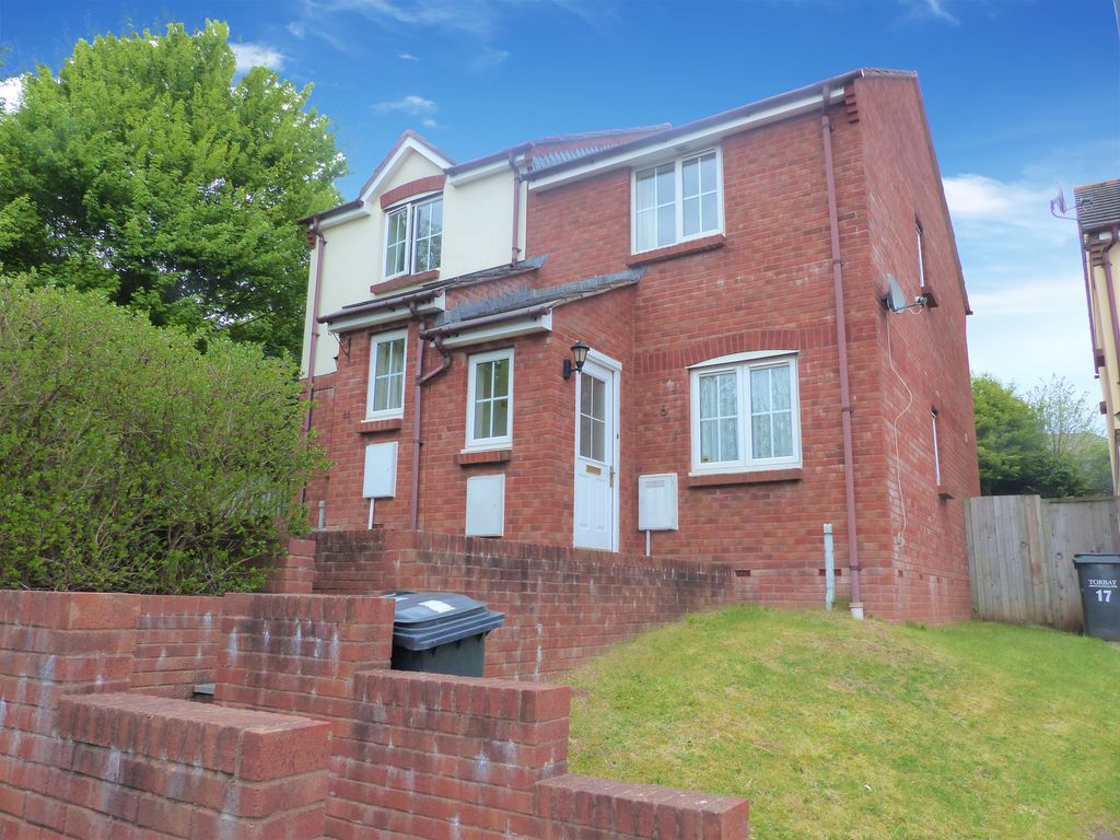 2 bed semidetached house to rent in St. Kitts Close, Torquay TQ2, £950