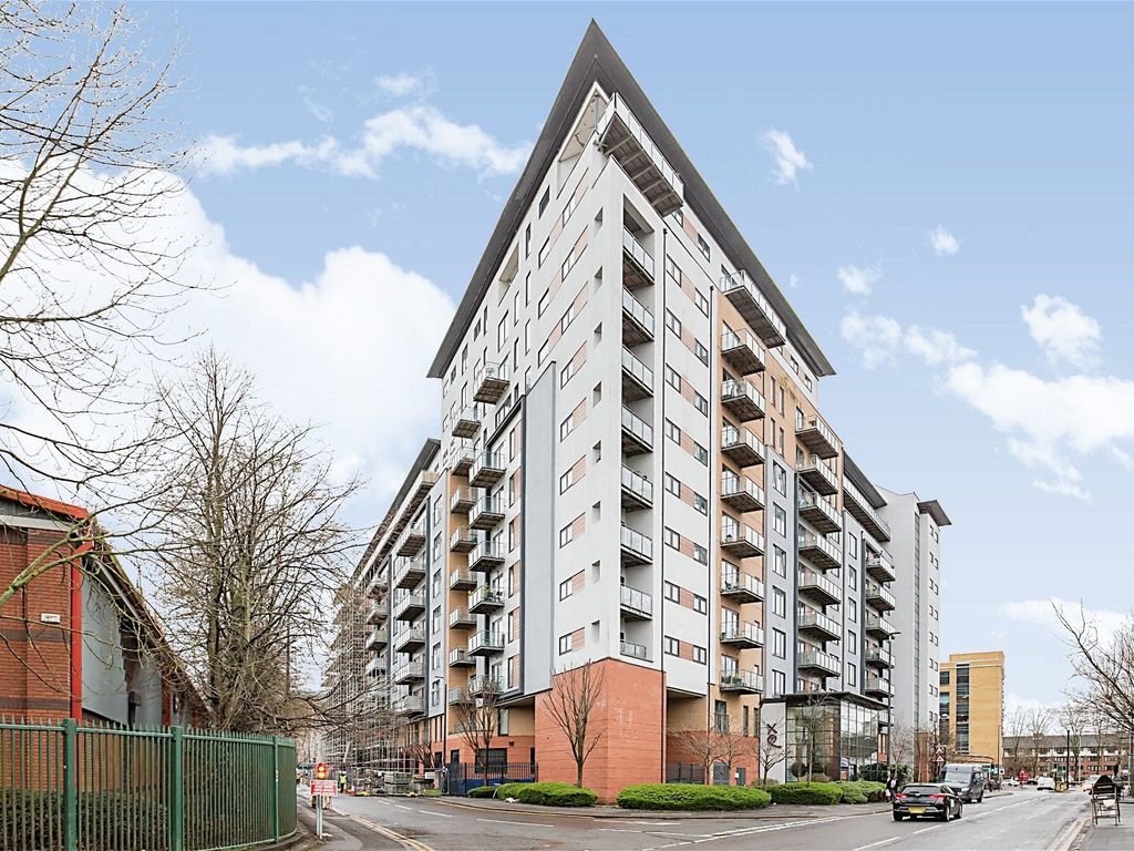 2 bed flat for sale in Xq7, Taylorson Street South, Salford Quays M5