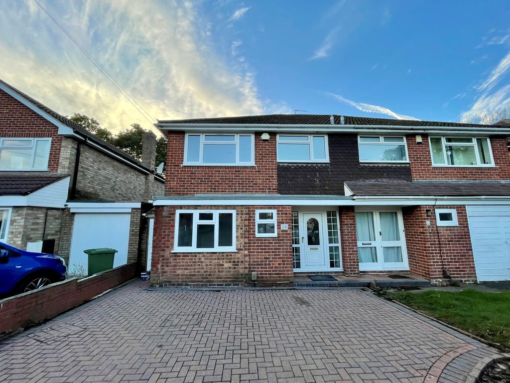 4 bed property to rent in Mickleton Road, Solihull B92, £1,600 pcm Zoopla