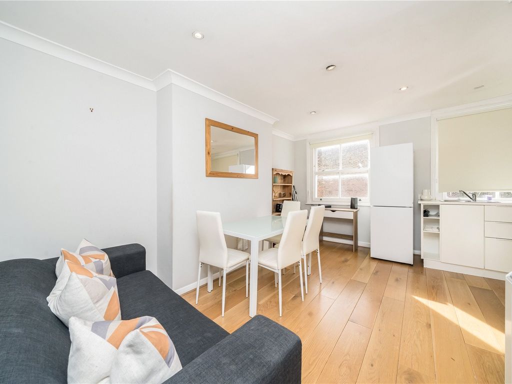 2 bed flat for sale in Earls Court Road, London SW5, £500,000 Zoopla