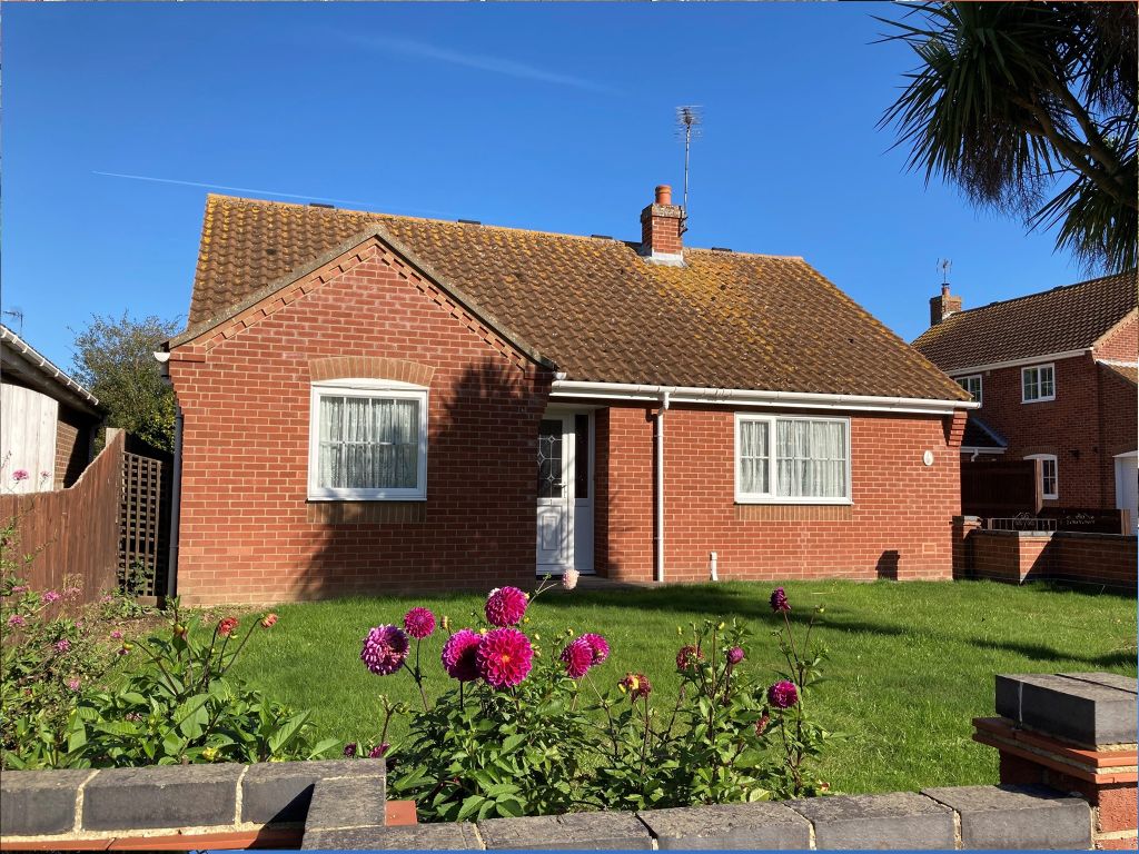 3 bed detached bungalow for sale in Church Close, Sea Palling, Norwich
