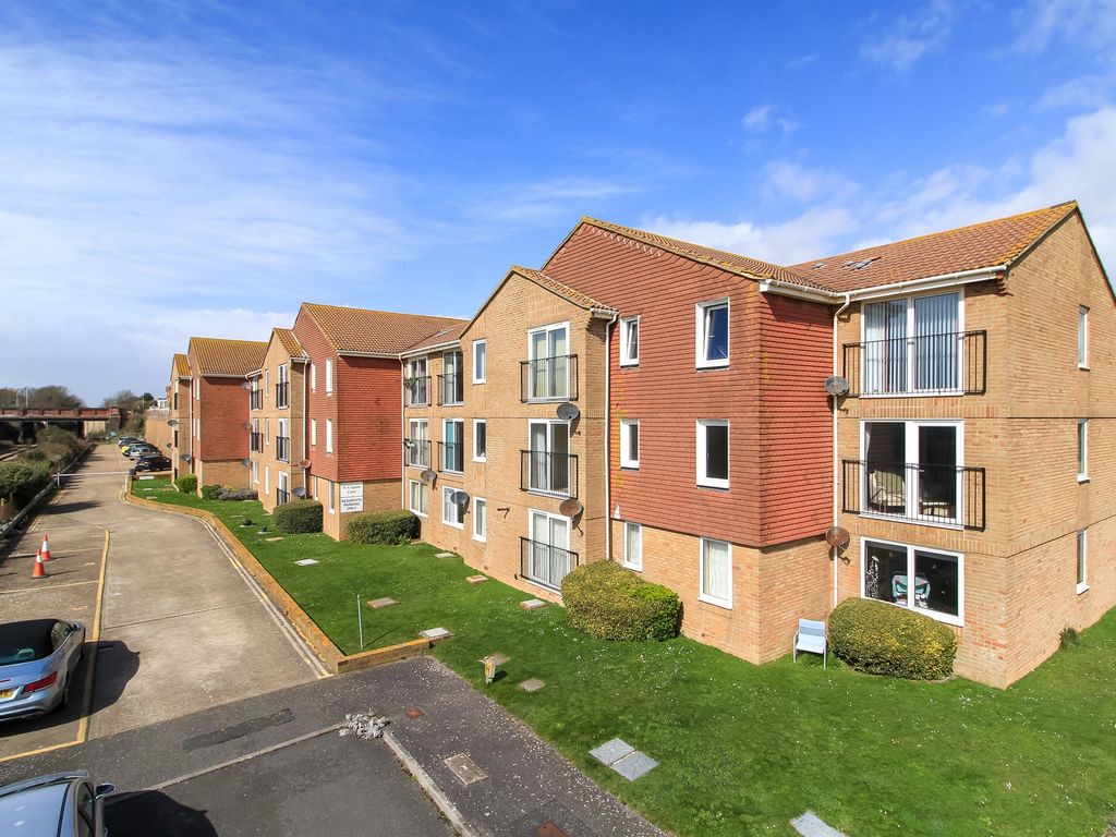 2 bed flat for sale in Claremont Road, Seaford BN25 Zoopla