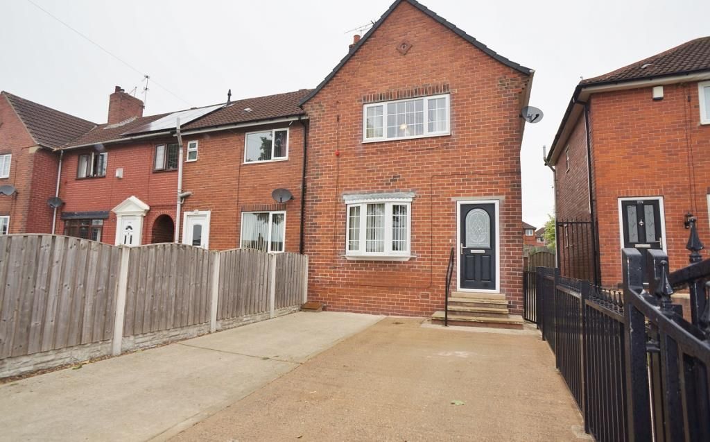 2 bed end terrace house for sale in Tom Wood Ash Lane, Upton
